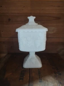 Vintage Westmoreland getäfelt Milchglas Bonboniere mit Deckel Traube Design - Bild 1 von 6