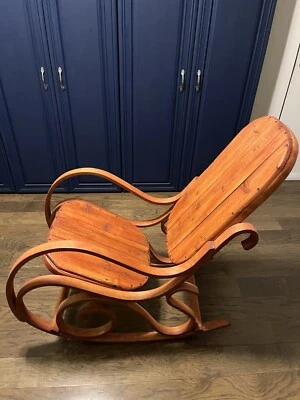 Mecedora de madera curvada firmada por Thonet de madera de haya y latas modelo 10 c1940 Foto 1 de 4