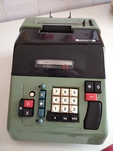 LOTTO CALCOLATRICI 2 OLIVETTI MULTISUMMA 20 E UNA 22 - Foto 1 di 8