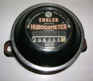 HUBODOMETER Engler Driveless w/ Bracket ~ Vintage Truck Part ~ Works - Picture 1 of 5
