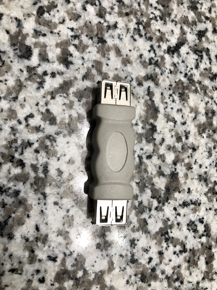 USB 3.0 Type A Female to Female Adapter Coupler Gender Changer Connector - Image 1 of 1