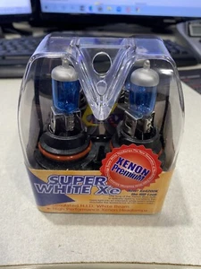 Max Super White 9004 Headlight Bulbs Pair Hb1 - Picture 1 of 4