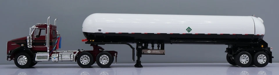 DCP  BLACK KENWORTH T800 DAY CAB MISSISSIPPI TANKER 1/64 60-1965 - Image 1 of 1