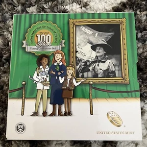 2013 Girl Scouts Silver Dollar - Young Collector Set - Picture 1 of 7