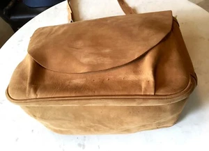 The J. Peterman Company Genuine Leather The Counterfeit Mailbag, US made - Picture 1 of 8