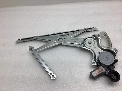 Motor regulador de janela dianteiro direito Toyota Prius C 2018 85710-35180 fabricante de equipamento original - Imagem 1 de 4
