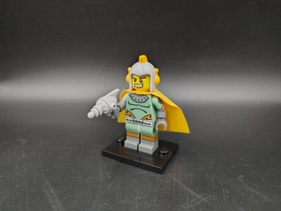 LEGO Retro Space Hero minifigure 71018 CMF Series 17 mini figure  - Image 1 of 4