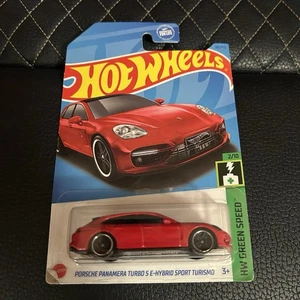 2023 Hot Wheels Red Porsche Panamera Turbo S E-Hybrid Sport Tourismo #38 - Bild 1 von 4