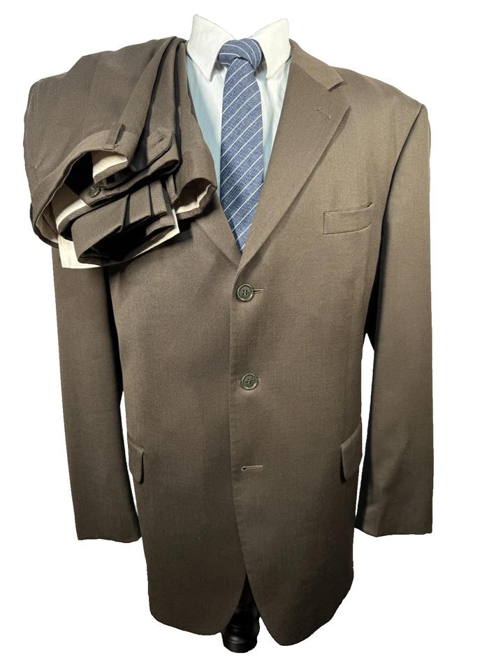 J. FERRAR Mens Brown Classic Fit Wool Pleated 2 Piece Suit 46R Jacket 42x31 Pant - Image 1 of 4