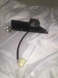 1999-2013 ESCALADE TAHOE SIERRA SILVERADO BRACKET WITH LIGHT P/N 15048278 - Foto 1 di 4