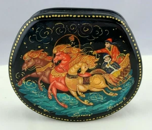 Russian Lacquer Trinket Box Troika Signed - Picture 1 of 9