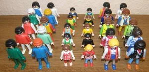 30 personaggi Playmobil - 10 adulti più nuovi - 10 adulti più anziani - 10 bambini - Foto 1 di 7