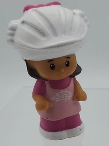 Fisher Price Little People MIA GIRL in PINK KLEID mit HELM Fahrrad Radsport - Bild 1 von 7