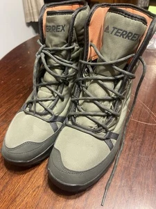 adidas Terrex Winter Rain Climaproof Boots Hiking Woman 7.5 PRB 698001 - Picture 1 of 8