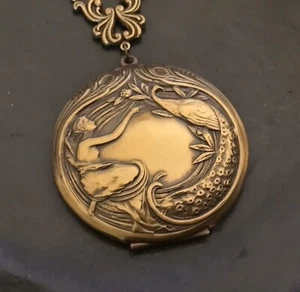 Jugendstil Medaillon - vergoldet an vergoldeter Kette mit Jugendstilelementen - Bild 1 von 4