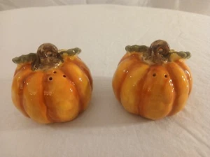 Pumpkin Salt and Pepper Shakers Fall Halloween Autumn - Picture 1 of 7