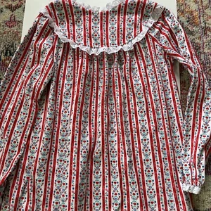 Lanz of Salzburg Girls Flannel Nightgown Red Tyrolean Hearts Gown XL Xlarge 14 - Picture 1 of 7