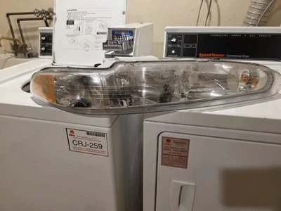 OLDSMOBILE INTRIGUE SEDAN 1998 2002 FRONT LEFT DRIVER SIDE HALOGEN HEADLIGHT - Image 1 of 4