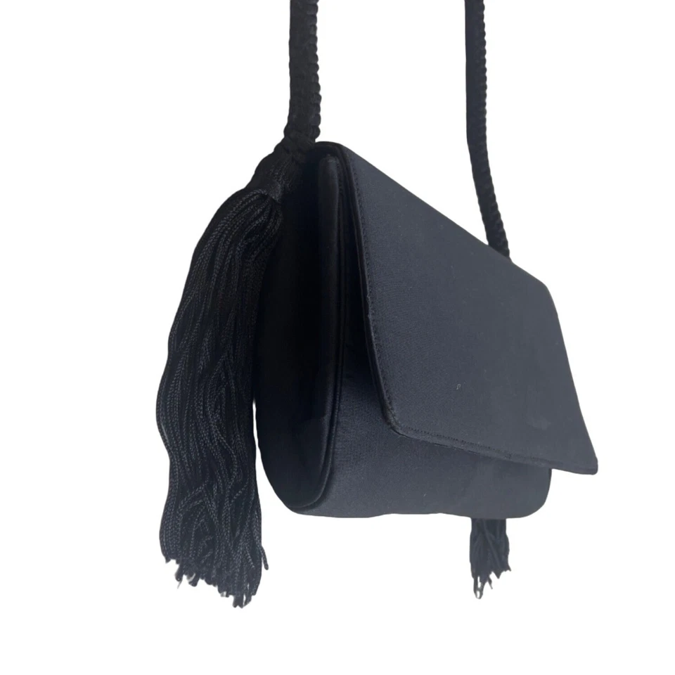 Clutch tiracolo vintage Morris Moskowitz feminina preta tamanho P - Imagem 1 de 4