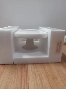Hallmark Cake Dish Cookie Dessert Stand Winter White Raised Snowflakes 10" NEW - Picture 1 of 3