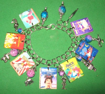 LITTLE GOLDEN BOOKS - PULSERA CON ENCANTO - Películas Clásicas Disney Foto 1 de 4