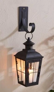 Metall Laterne Wandlaterne Chateau mit Wandhaken, schwarz, Gartenlaterne - Bild 1 von 6