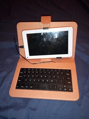 Tablet y teclado Naxa Core 7 pulgadas NDI 7055 Foto 1 de 4