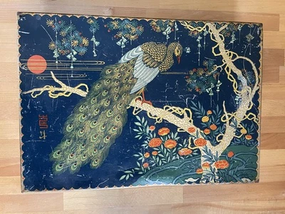 Antigua caja de almacenamiento de joyas japonesa de hojalata decoración de pavo real de principios del siglo XX grande Foto 1 de 4