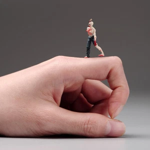 1/64 Broken Arm Zombies Miniature Scene Props Figures Model Fit Cars Vehicle Toy - Picture 1 of 2