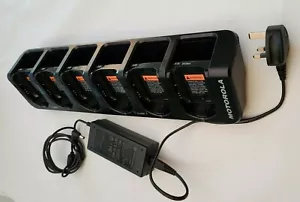 Motorola Multi-Unità Caricabatterie per ricarica CLP446 6 dispositivi Utilizzati per dispositivi clonazione - Foto 1 di 8