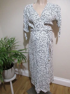 SERAPHINE MATERNITY & NURSING WHITE & BLACK PRINT MIDI WRAP DRESS SIZE 14 - Picture 1 of 3
