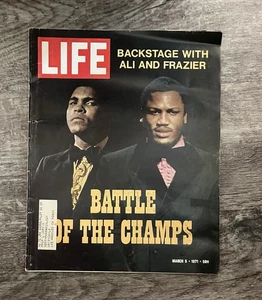 Life Magazine March 5 1971 Backstage With Muhammad Ali And Joe Frazier - Picture 1 of 2