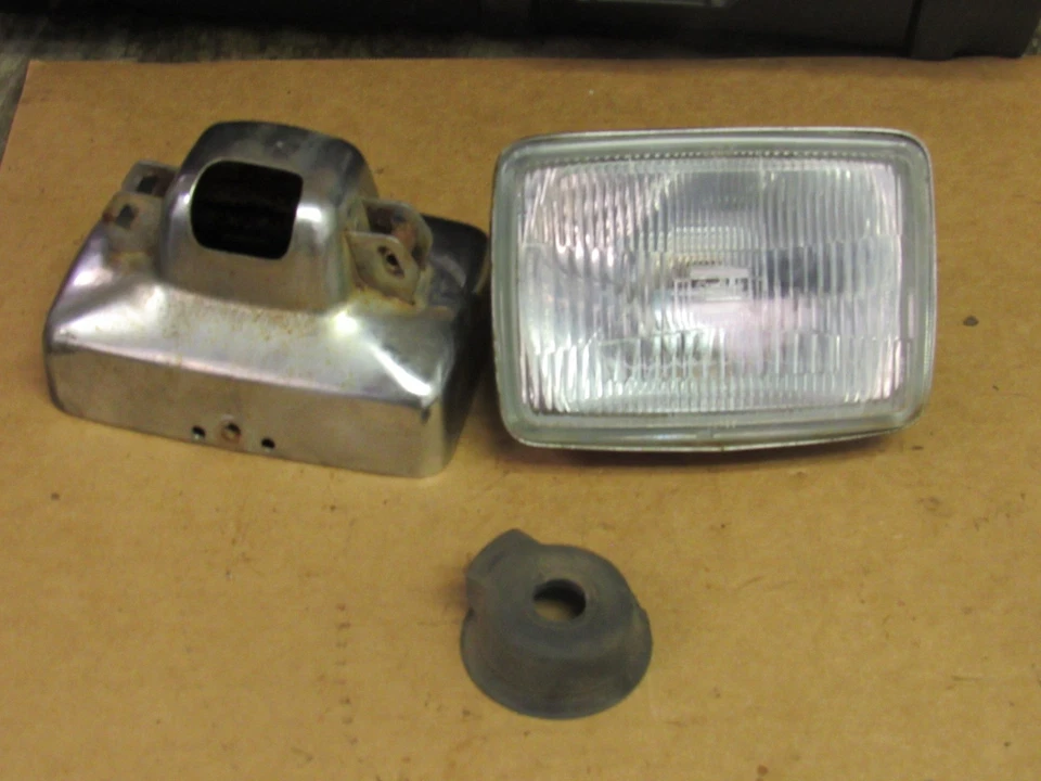 1984 Honda VF700C Magna CONJUNTO DE FAROL FAROL - Imagem 1 de 4