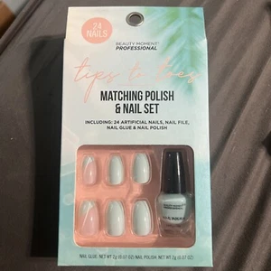 NUOVO in SCATOLA Punte ai piedi bambino blu COLLA SULLE UNGHIE con SMALTO PUNTA ABBINATO - Foto 1 di 3