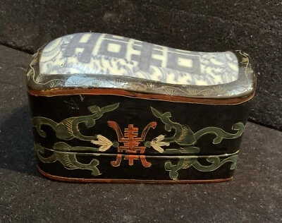 蓝色和白色漆盒和古董瓷制碎片上衣全新及旧 — 第 1/4 张图片