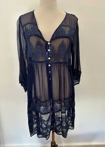 ONE SEASON NAVY EMBROIDERED BOHO TOP SIZE SMALL NEW WITH TAGS - Picture 1 of 2