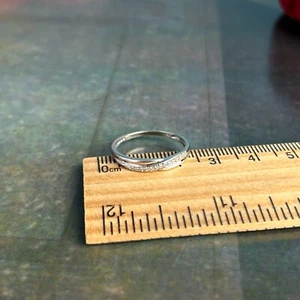 Ring gepunzt 9 kt Weißgold 375 9 K Diamant (UK P.5) Crossover Half Eternity - Bild 1 von 16