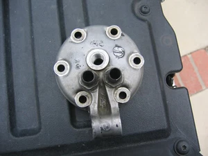 1989 HONDA CR250 OEM CYLINDER TOP HEAD 12200-KZ3-000 IN GOOD WORKING CONDITION - Foto 1 di 11