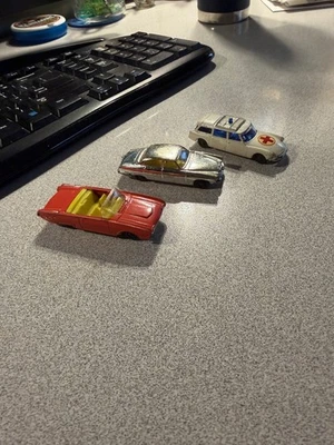 Trío Husky de colección - Thunderbird convertible, Jaguar MK10 y ambulancia Citroen Foto 1 de 4