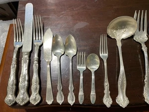 1847 Rogers Bros. 33 Teile Antik Silber Teller Besteck - Bild 1 von 23