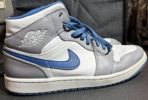 Jordan 1 Mid cemento bianco vero blu taglia 8,5 - Foto 1 di 11
