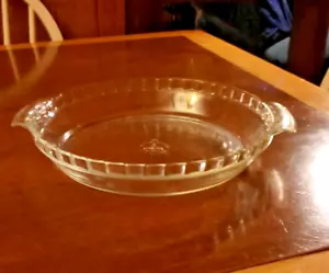 ANCHOR HOCKING- Fire King Clear Glass Fluted 10" Width Ovenware Plate #470 - Picture 1 of 2