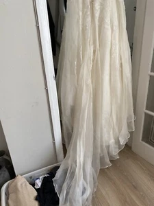 wedding dress size 8  - Picture 1 of 7
