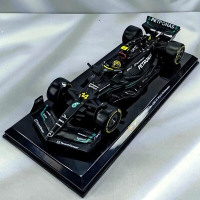 NEW Burago 1:24 F1 MERCEDES W14 - Lewis Hamilton 2023 +BOX +DRIVER - Immagine 1 di 4