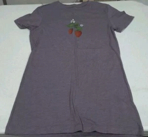 Girls Strawberry T-shirt Small Long Body - Picture 1 of 2