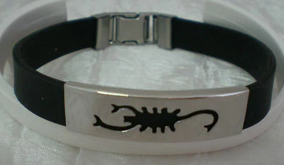 PULSERA HOMBRE GOMA NEGRA ESCORPIÓN TALLADO ACERO INOXIDABLE   Foto 1 de 4