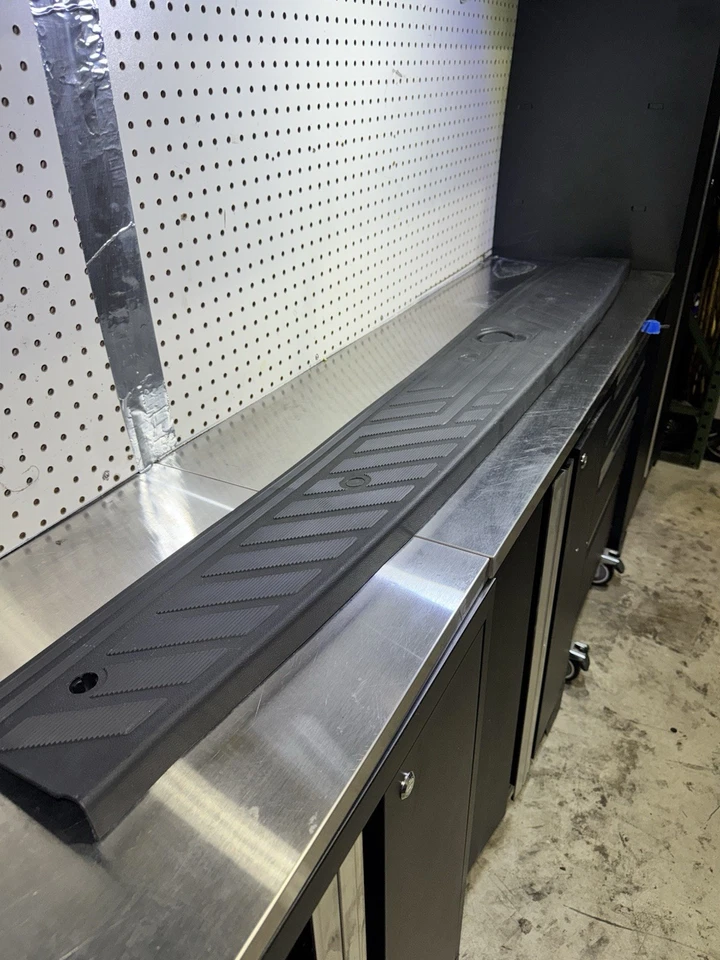 Panel de placa de moldura de umbral de puerta trasera apto para Ford Transit-150/250/350 2015-2023 nuevo Foto 1 de 2