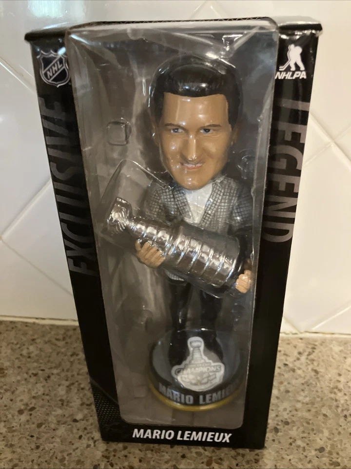 Mario Lemieux Legends Stanley Cup Bobblehead # Out Of 5000 - Image 1 of 1