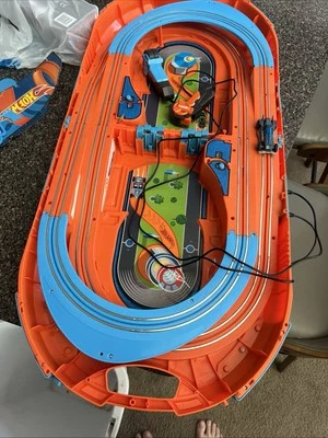 Hotwheels Portable Electric Slot Car Race Track Set w/ 2 Controller ,1 Car - Image 1 of 4