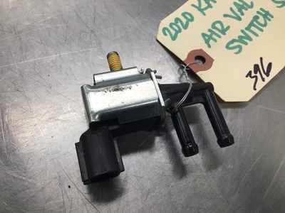 20 川崎 VERSYS-X300 KLE 300 原始设备制造商 SOLENOID 气门 — 第 1/4 张图片